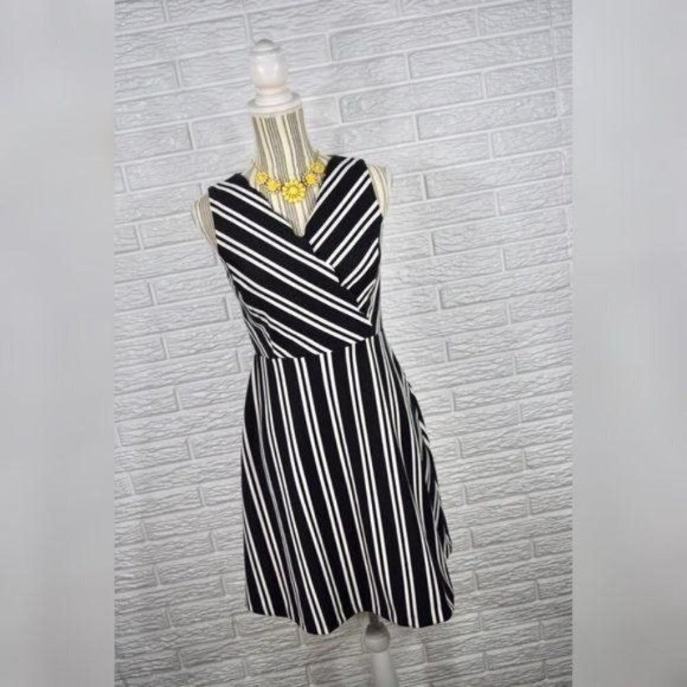Elle Black & White Striped Dress Scalloped Trim Size 2